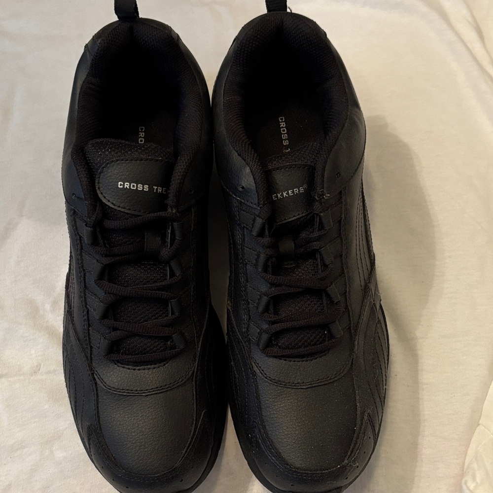 Shoes athletic womens new size 13M Cross Trekkers black